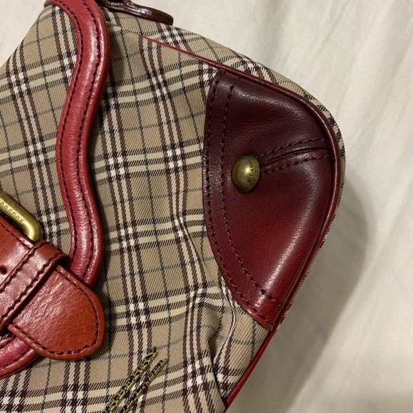 Authentic Burberry Purse - Picture 9 of 10